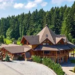 любокрай готельно-відпочинковий комплекс Szálloda