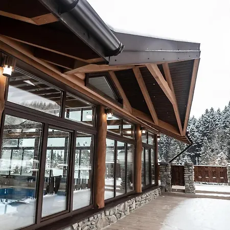 Hotel любокрай готельно-відпочинковий комплекс *