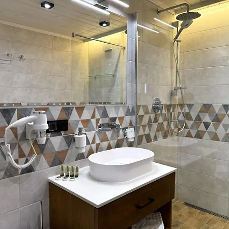 Hotel любокрай готельно-відпочинковий комплекс *